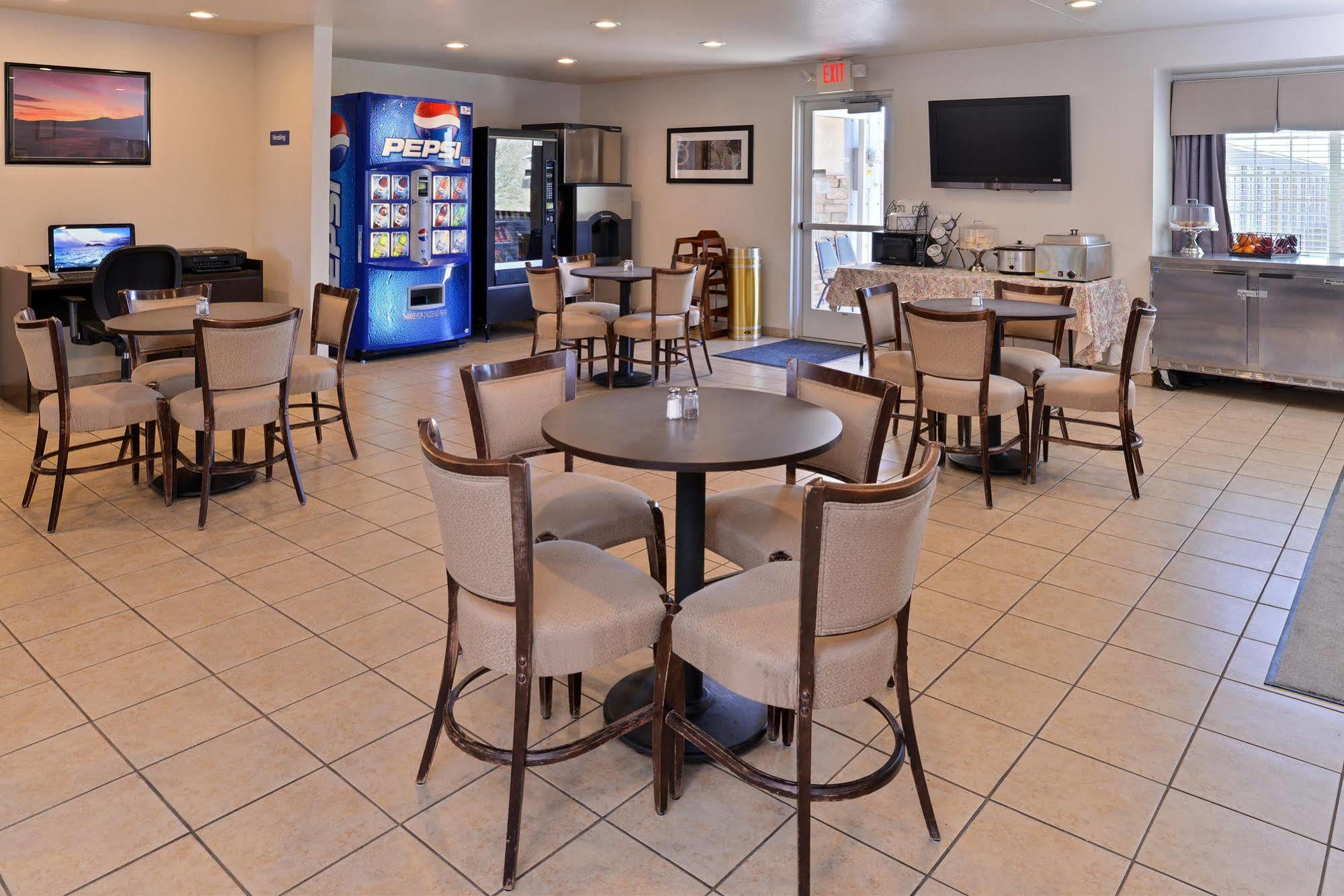 Microtel Inn & Suites By Wyndham Κλαμάθ Φολς Εξωτερικό φωτογραφία